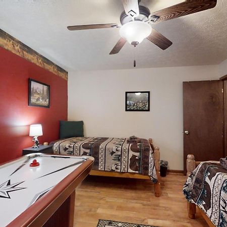 Mountaintop Hideaway Villa Pigeon Forge Exterior photo